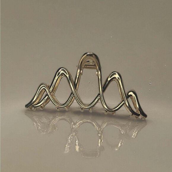 METAL SQUIGGLE CLAW CLIP (GOLD) - Picture 3 of 5